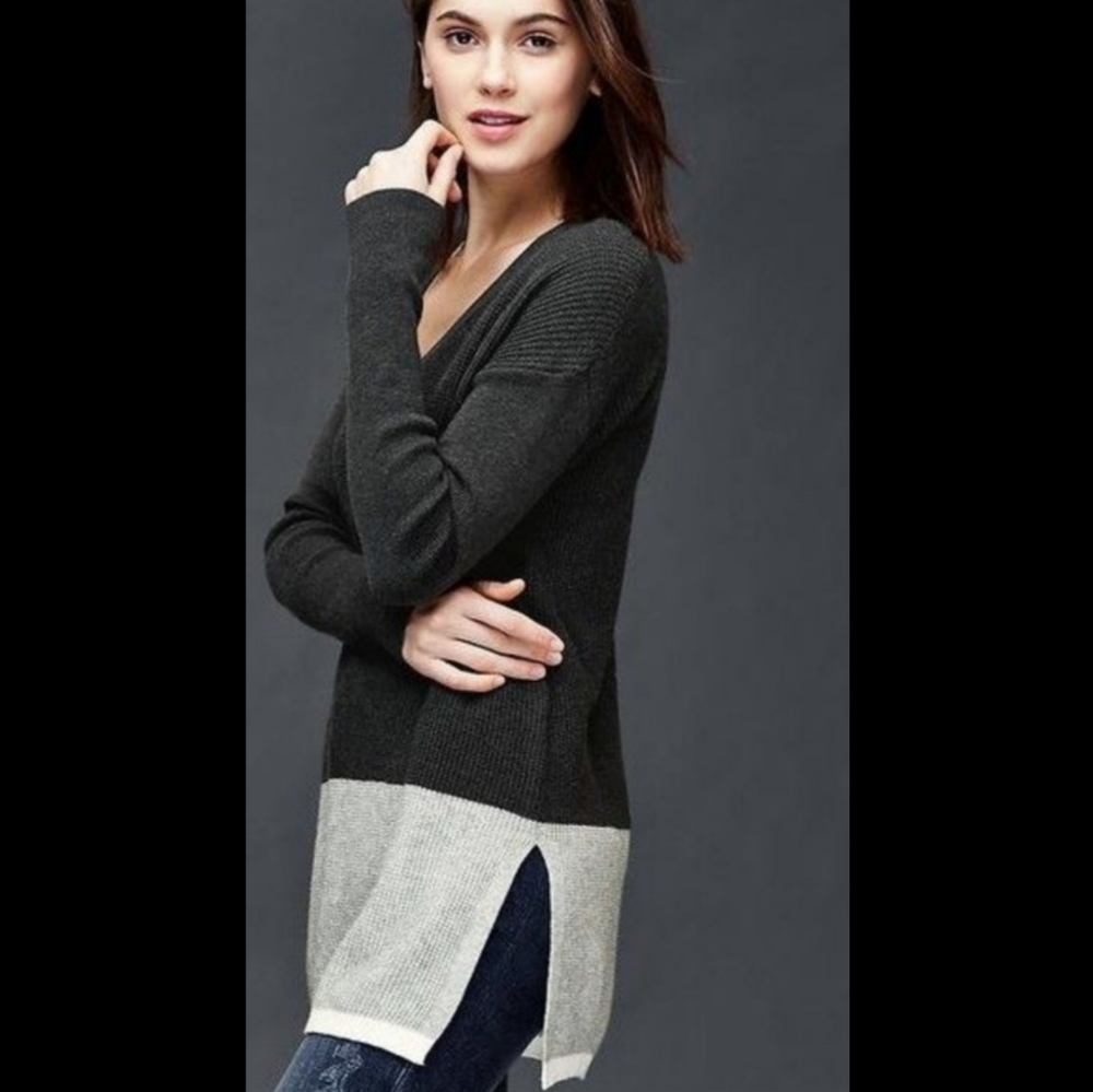 Gap Color Block Sweater Size Xs - image 1